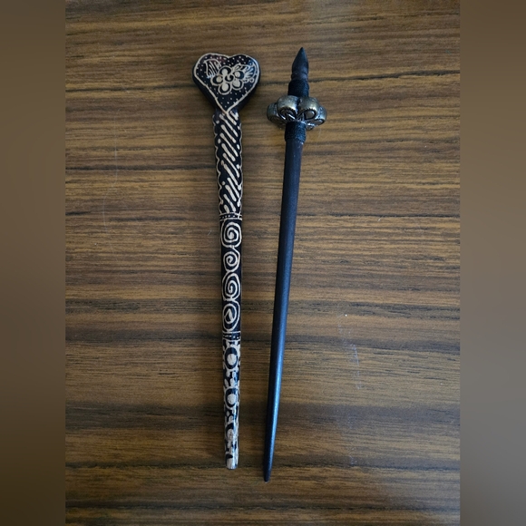 Hair sticks - Picture 1 of 2